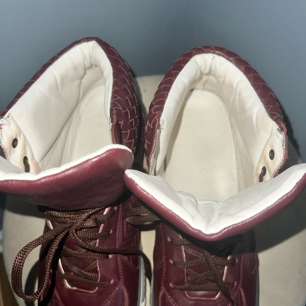 Versace Men sneakers. Deep burgundy color. EU size 48 US size 14 . Worn.